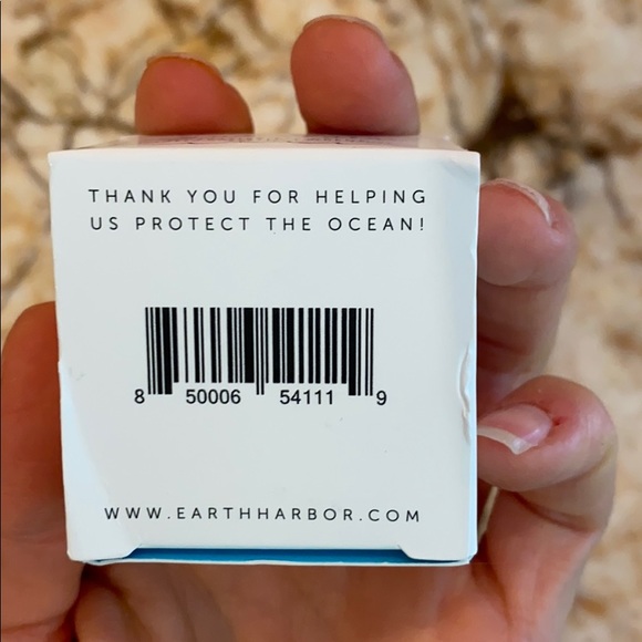 Earth Harbor Reparative Eye Cream - Picture 6 of 6
